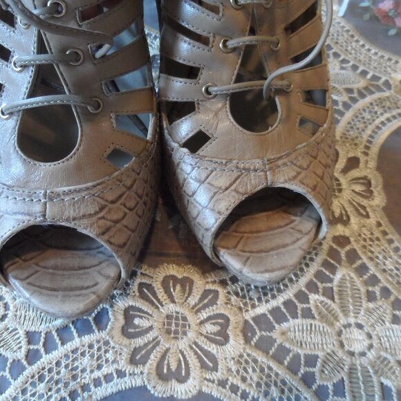 Christian Dior Beige Snake Embosed Lace Up Ankle Boots Size 38 1/2B - Picture 11 of 16